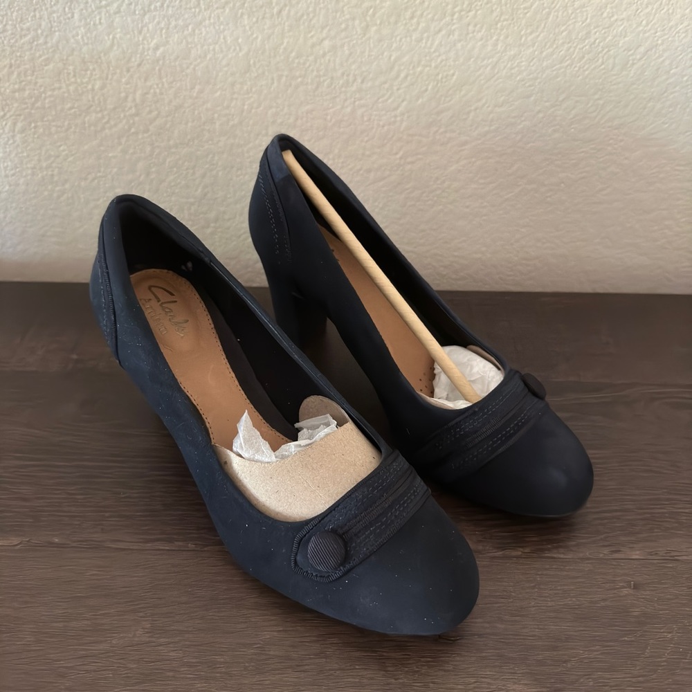 Clarks Nubuck Black Dress Shoes Sz 6